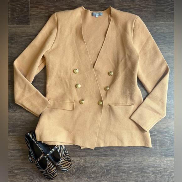 Chic Tan Double-Breasted Women's Sweater Blazer - Picture 2 of 5